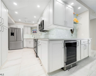 4001 Gulf Shore Boulevard N - Photo Thumbnail 16