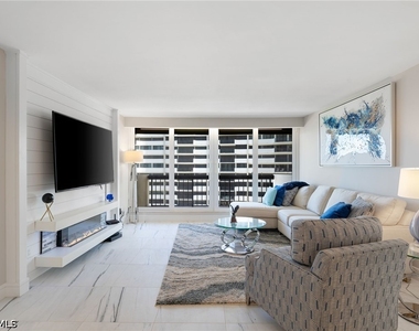 4001 Gulf Shore Boulevard N - Photo Thumbnail 4