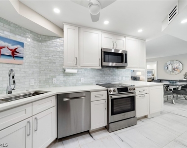 4001 Gulf Shore Boulevard N - Photo Thumbnail 12