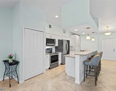 11693 Oakland Drive - Photo Thumbnail 5