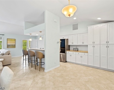 11693 Oakland Drive - Photo Thumbnail 4