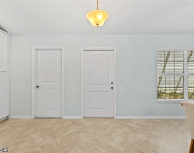 11693 Oakland Drive - Photo Thumbnail 2