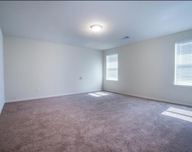 212 Autumn Berry Lane - Photo Thumbnail 4