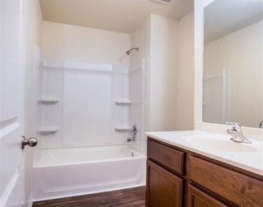 212 Autumn Berry Lane - Photo Thumbnail 9
