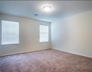 212 Autumn Berry Lane - Photo Thumbnail 8