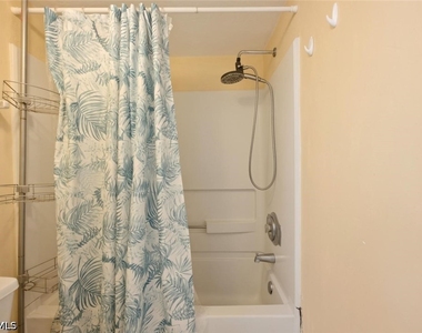4010 Ice Castle Way - Photo Thumbnail 15