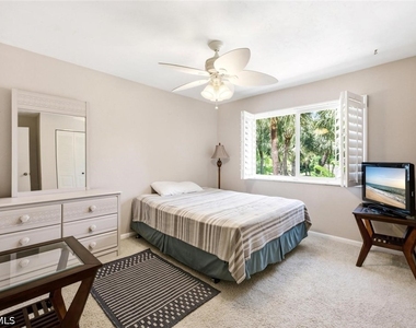 4010 Ice Castle Way - Photo Thumbnail 17