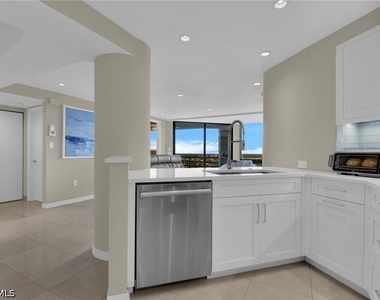 4751 Gulf Shore Boulevard N - Photo Thumbnail 6