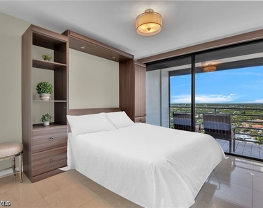 4751 Gulf Shore Boulevard N - Photo Thumbnail 13