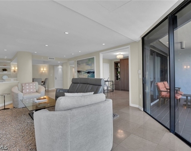 4751 Gulf Shore Boulevard N - Photo Thumbnail 8