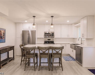 527 Broad Avenue S - Photo Thumbnail 9