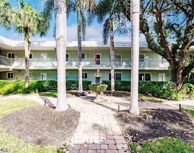527 Broad Avenue S - Photo Thumbnail 1