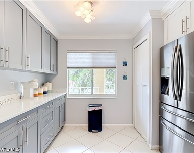 3685 Amberly Cir - Photo Thumbnail 8