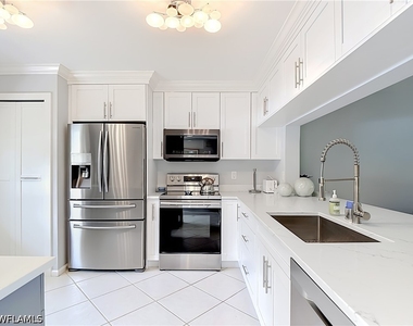 3685 Amberly Cir - Photo Thumbnail 5