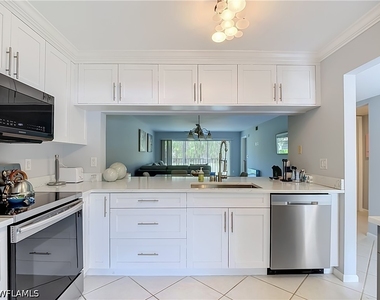 3685 Amberly Cir - Photo Thumbnail 9