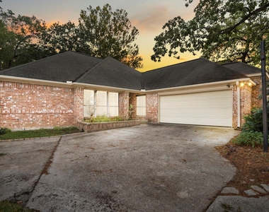 38 Devonshire Drive - Photo Thumbnail 3