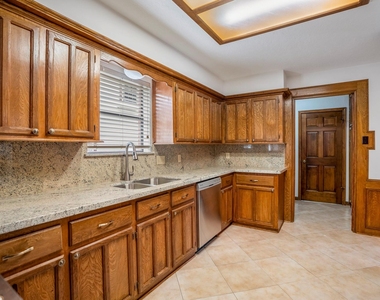 38 Devonshire Drive - Photo Thumbnail 18