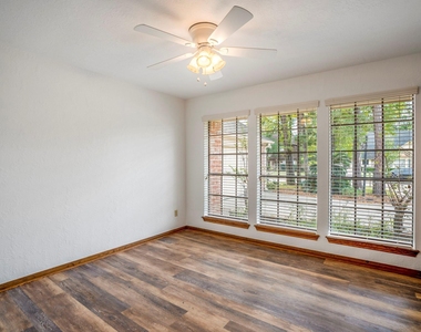 38 Devonshire Drive - Photo Thumbnail 25