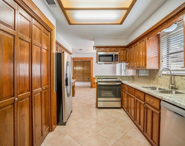 38 Devonshire Drive - Photo Thumbnail 17