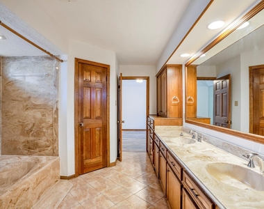 38 Devonshire Drive - Photo Thumbnail 41