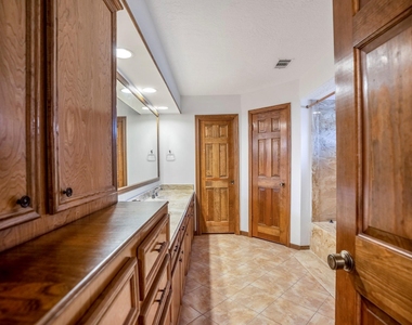 38 Devonshire Drive - Photo Thumbnail 36