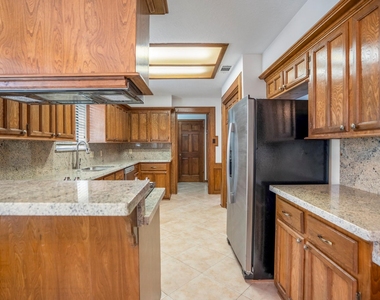 38 Devonshire Drive - Photo Thumbnail 19