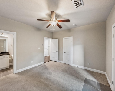 6005 Kansas Street - Photo Thumbnail 14