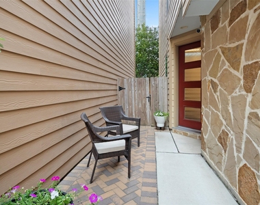 6005 Kansas Street - Photo Thumbnail 7