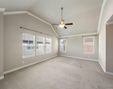 6005 Kansas Street - Photo Thumbnail 36