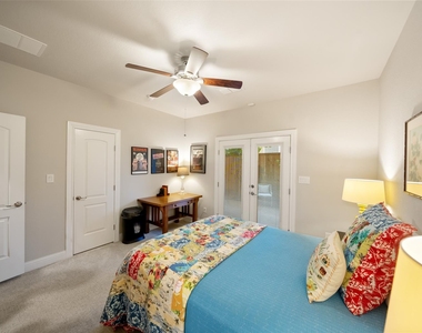 6005 Kansas Street - Photo Thumbnail 13