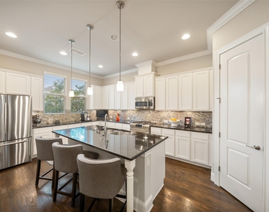 6005 Kansas Street - Photo Thumbnail 19