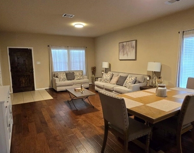 10111 Bitternut Hickory Lane - Photo Thumbnail 4