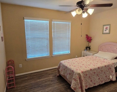 10111 Bitternut Hickory Lane - Photo Thumbnail 15