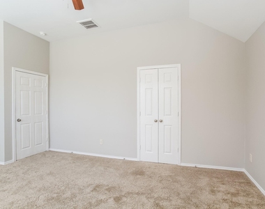 2703 Facet Creek Drive - Photo Thumbnail 8