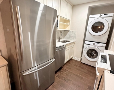 8935 Gaylord Street - Photo Thumbnail 6