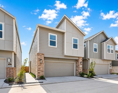 3219 Quiet Sunset Drive - Photo Thumbnail 1