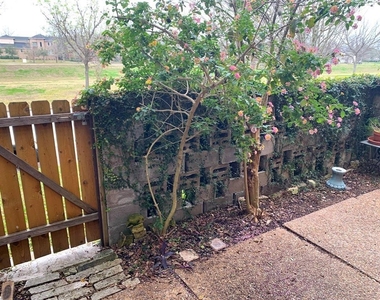 3809 N Braeswood Boulevard - Photo Thumbnail 6