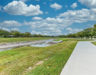 3809 N Braeswood Boulevard - Photo Thumbnail 30
