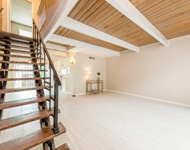 3809 N Braeswood Boulevard - Photo Thumbnail 2