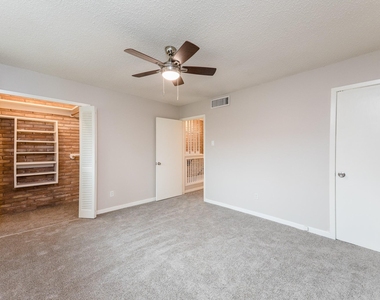 3809 N Braeswood Boulevard - Photo Thumbnail 13