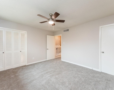 3809 N Braeswood Boulevard - Photo Thumbnail 14