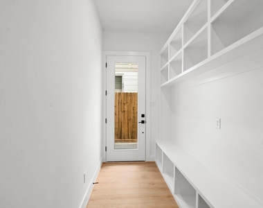 5516 Hardy Street - Photo Thumbnail 4