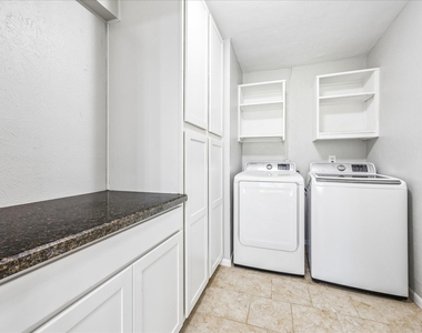 5827 Southminster Drive - Photo Thumbnail 12