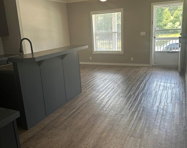 21509 W Hammond Drive - Photo Thumbnail 3