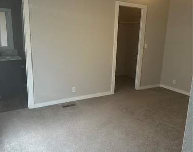 21509 W Hammond Drive - Photo Thumbnail 6