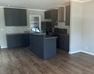 21509 W Hammond Drive - Photo Thumbnail 2