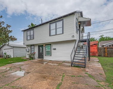 2516 Craigmont Street - Photo Thumbnail 1
