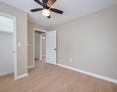 2516 Craigmont Street - Photo Thumbnail 10