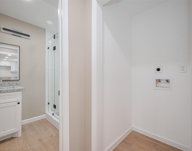 2516 Craigmont Street - Photo Thumbnail 11
