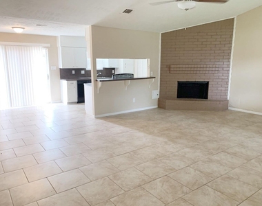 2334 Marble Falls Drive - Photo Thumbnail 3
